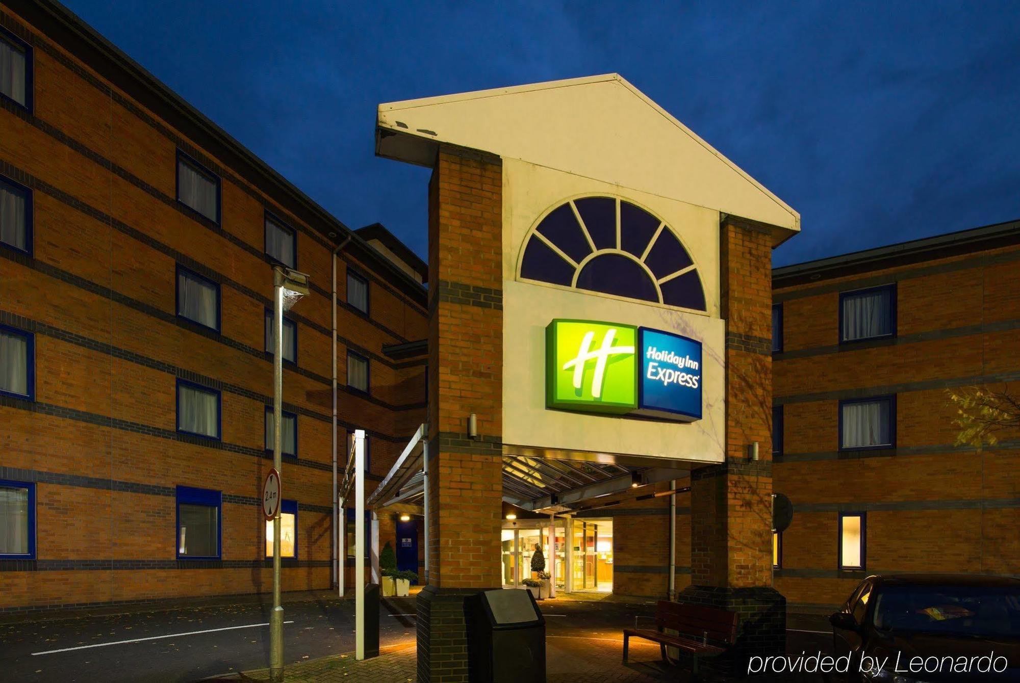 Holiday Inn Express Droitwich Spa By Ihg Exterior foto