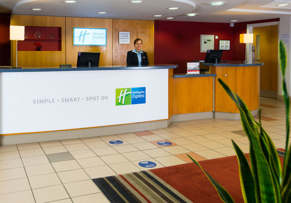 Holiday Inn Express Droitwich Spa By Ihg Exterior foto